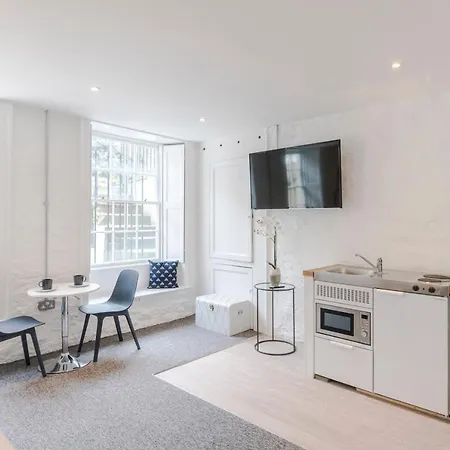 4 Berkeley Square I Your Apartment Bristol Exterior photo