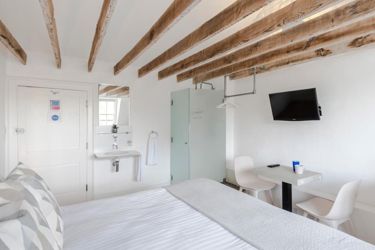 4 Berkeley Square I Your Apartment